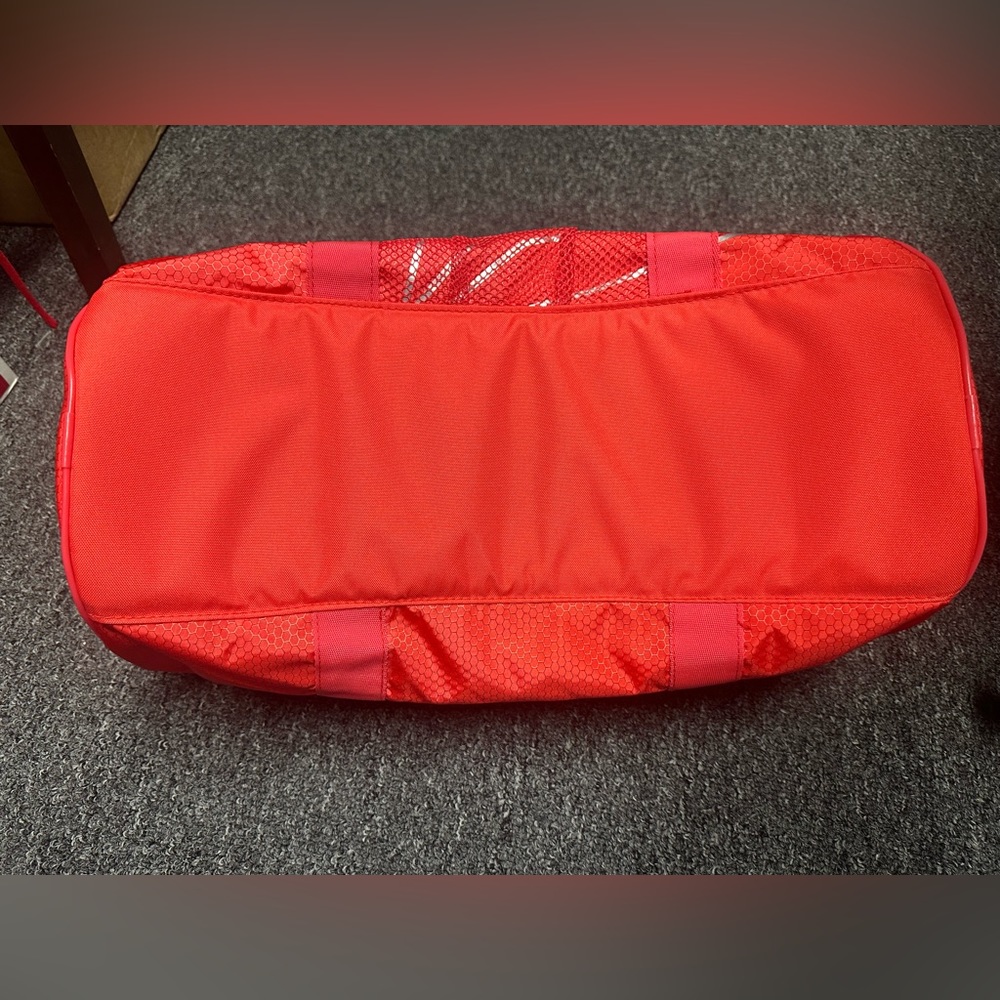 🌸 Spring Sale🌸 NWT Reebok Duffle Bag - Picture 3 of 4